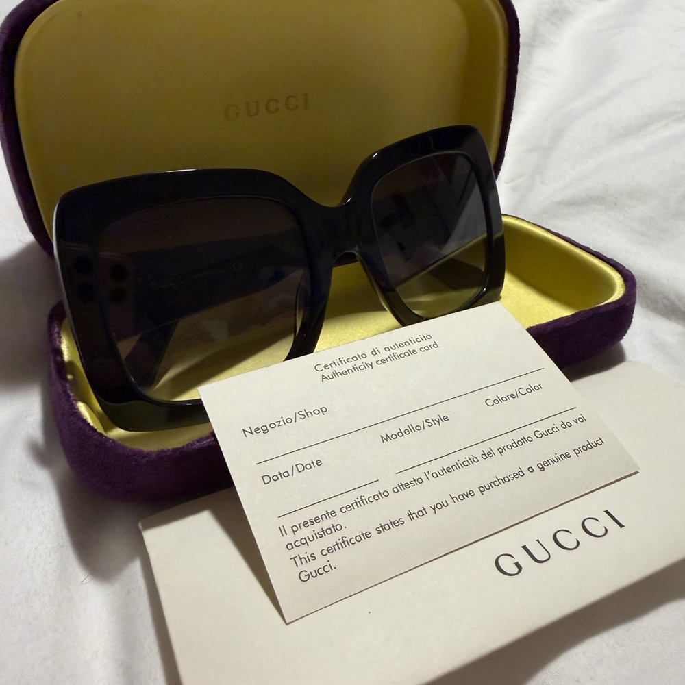 Gucci Black Oversized Sunglasses